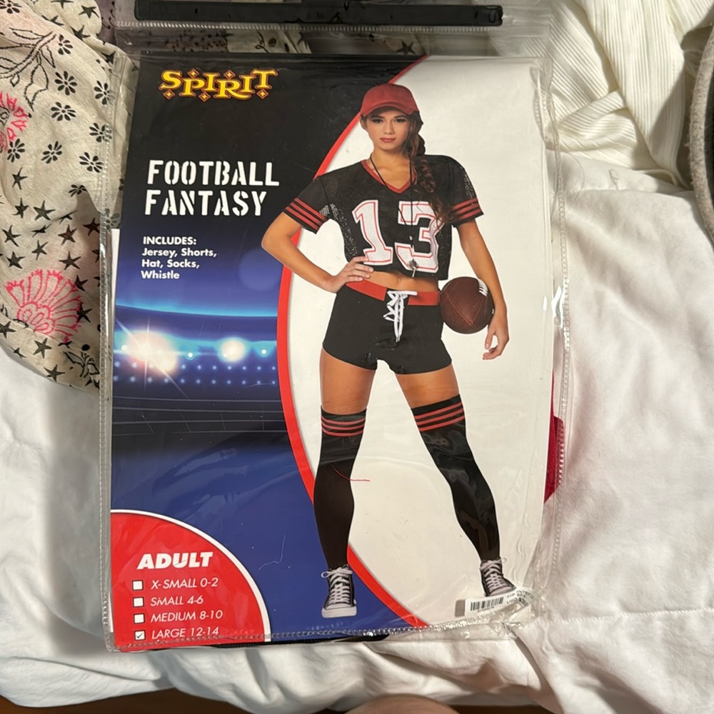 Size large worn once Halloween costume